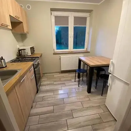 Noclegi Rychwal بيت شباب *