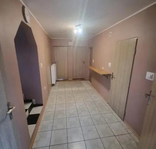 Noclegi Rychwal Hostel *